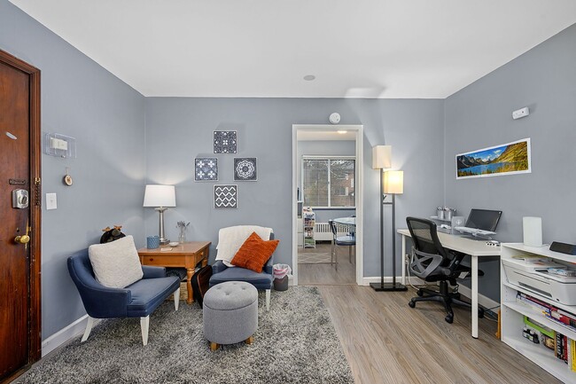 Building Photo - 242 Senator Pl