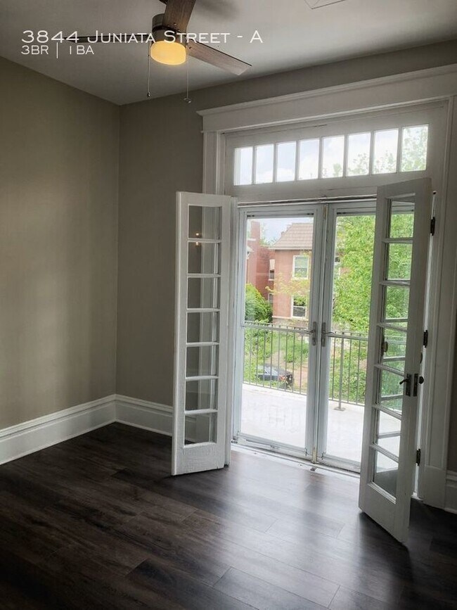 Building Photo - Luxury in Tower Grove