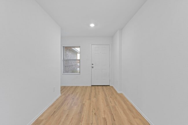 Building Photo - 22156 Juniper Crossing Dr