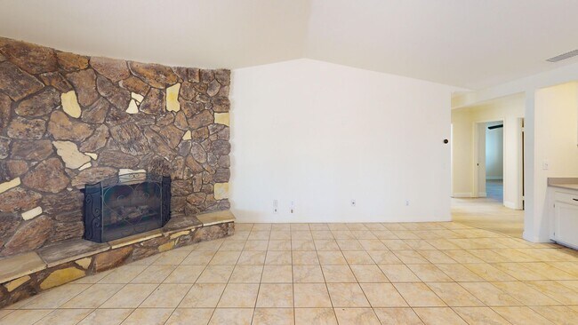 Foto del edificio - Single Story 4/2 Sprawling Estate w/ RV Pa...