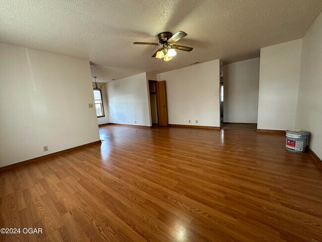 Foto del edificio - 4227 S Joplin Ave