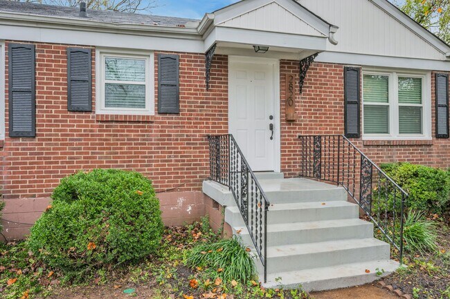 Building Photo - 2820 St Edwards Dr
