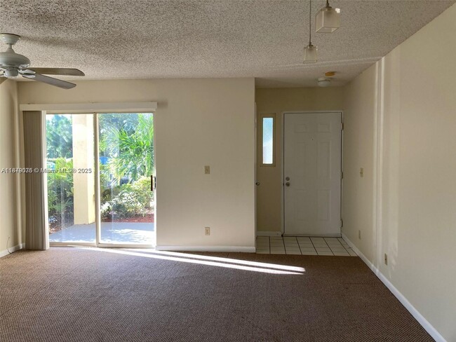 Building Photo - 6340 La Costa Dr