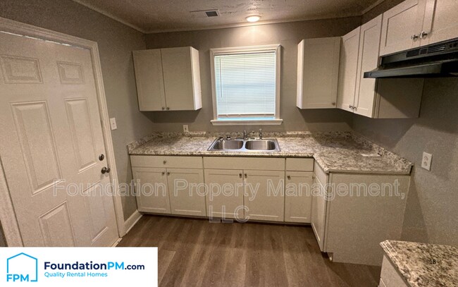 Foto del edificio - 3101 Sunrise St