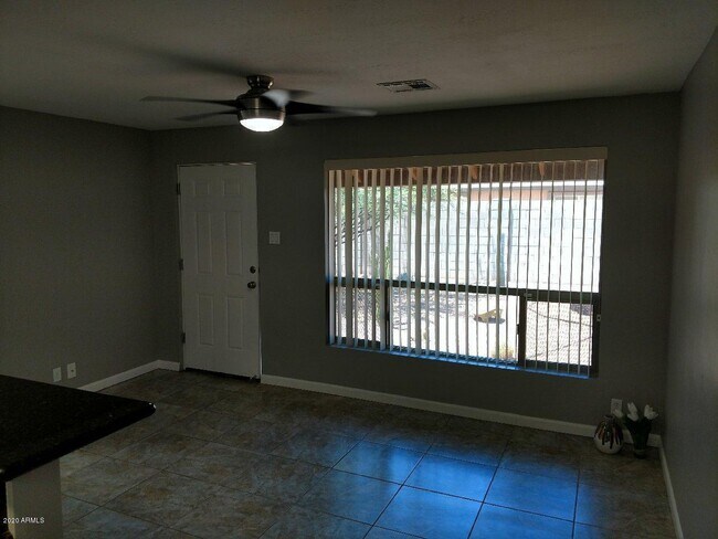 Building Photo - 3026 E Brill St