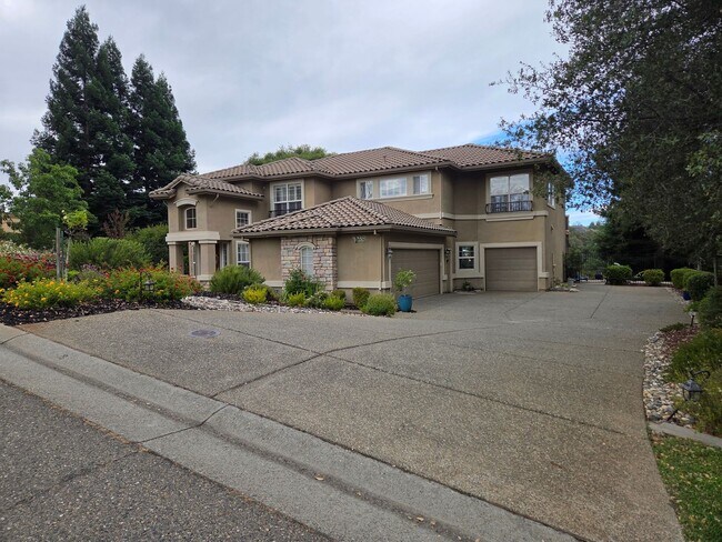 Foto del edificio - 5 Bdrm, 4 bath home located in Highland View Community off Silva Valley