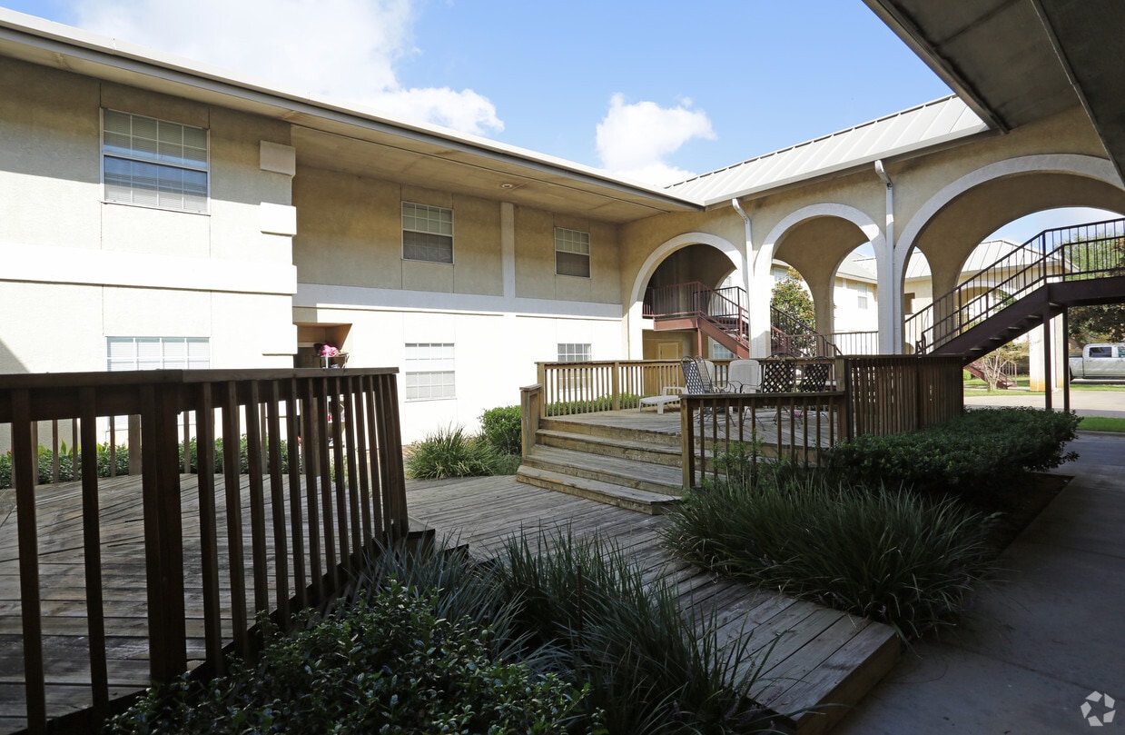 Building Photo - Cedar Ridge Apartments