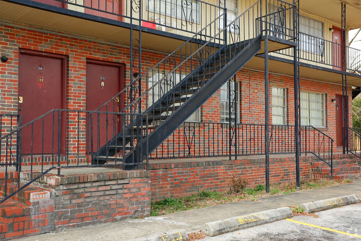Building Photo - 1805 Polly Reed Ct