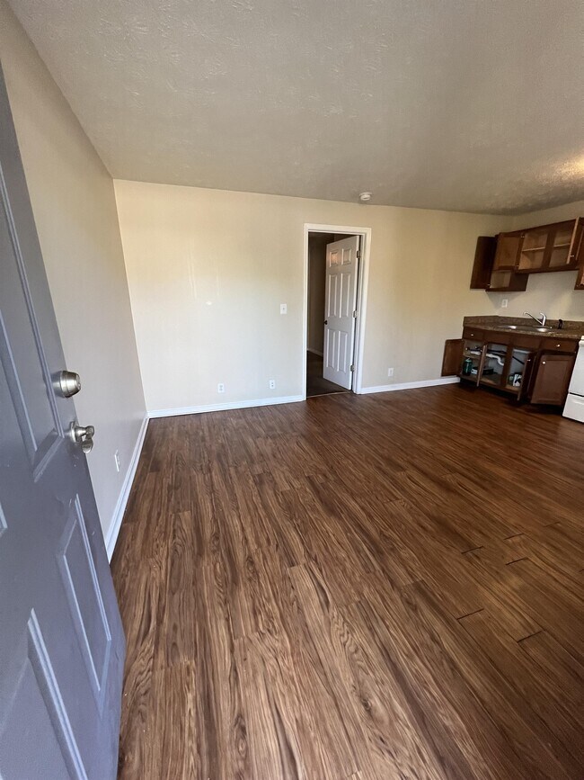 Foto del edificio - 4216 Flintlock Dr