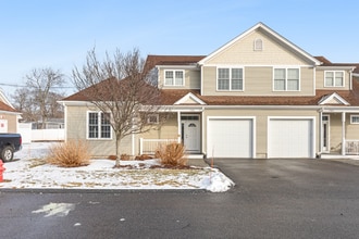 Building Photo - 70 Endicott St