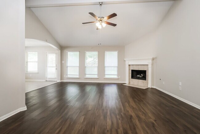 Building Photo - 30 Shimmer Pond Pl