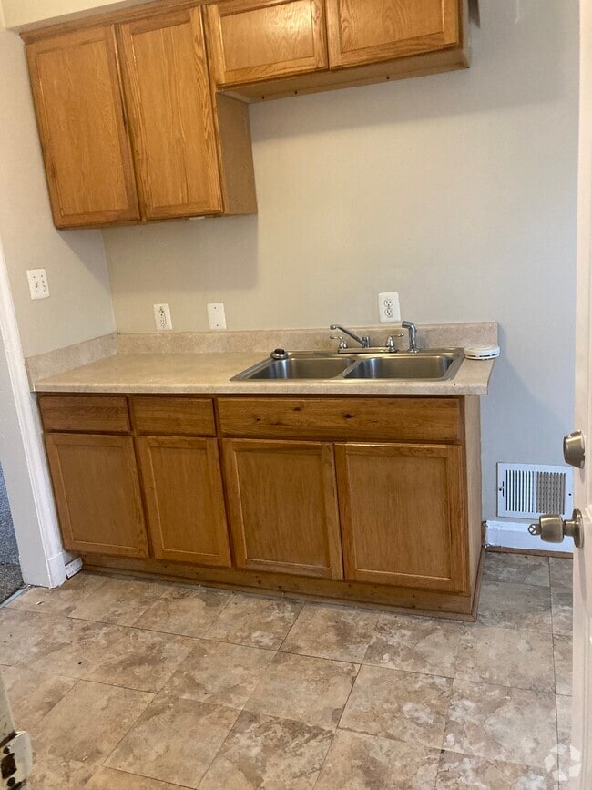 Broadmoor Townhouses for Rent Detroit, MI 1 Townhouses