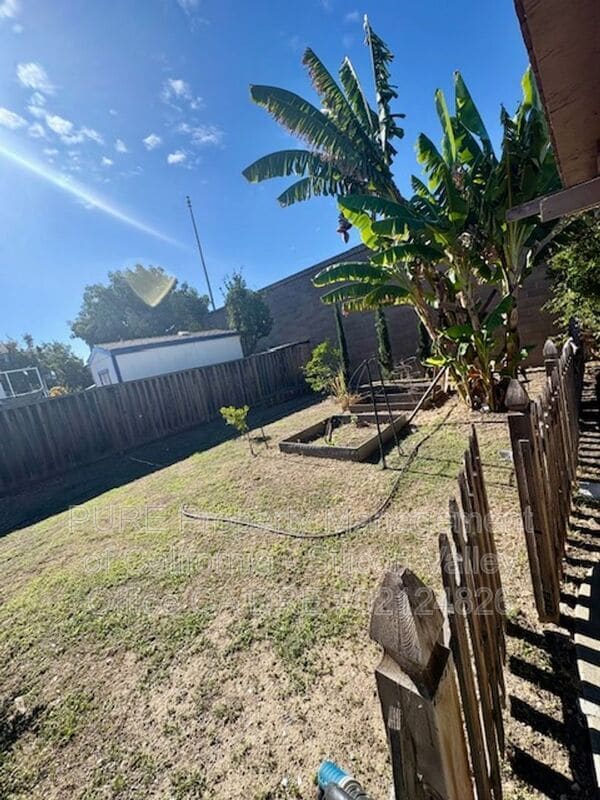 Foto del edificio - 2883 Vía Encinitas