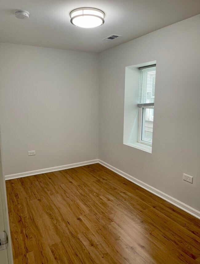 Foto del edificio - 2314 S Seeley Ave