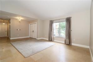 Foto del edificio - 6401 Sedgewyck Cir W