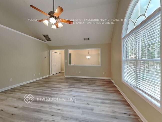 Foto del edificio - 432 Meadowbrook Dr