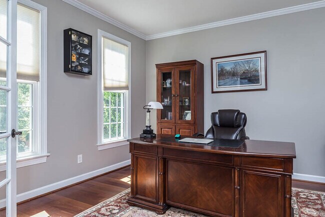 Building Photo - 237 Parkgate Dr