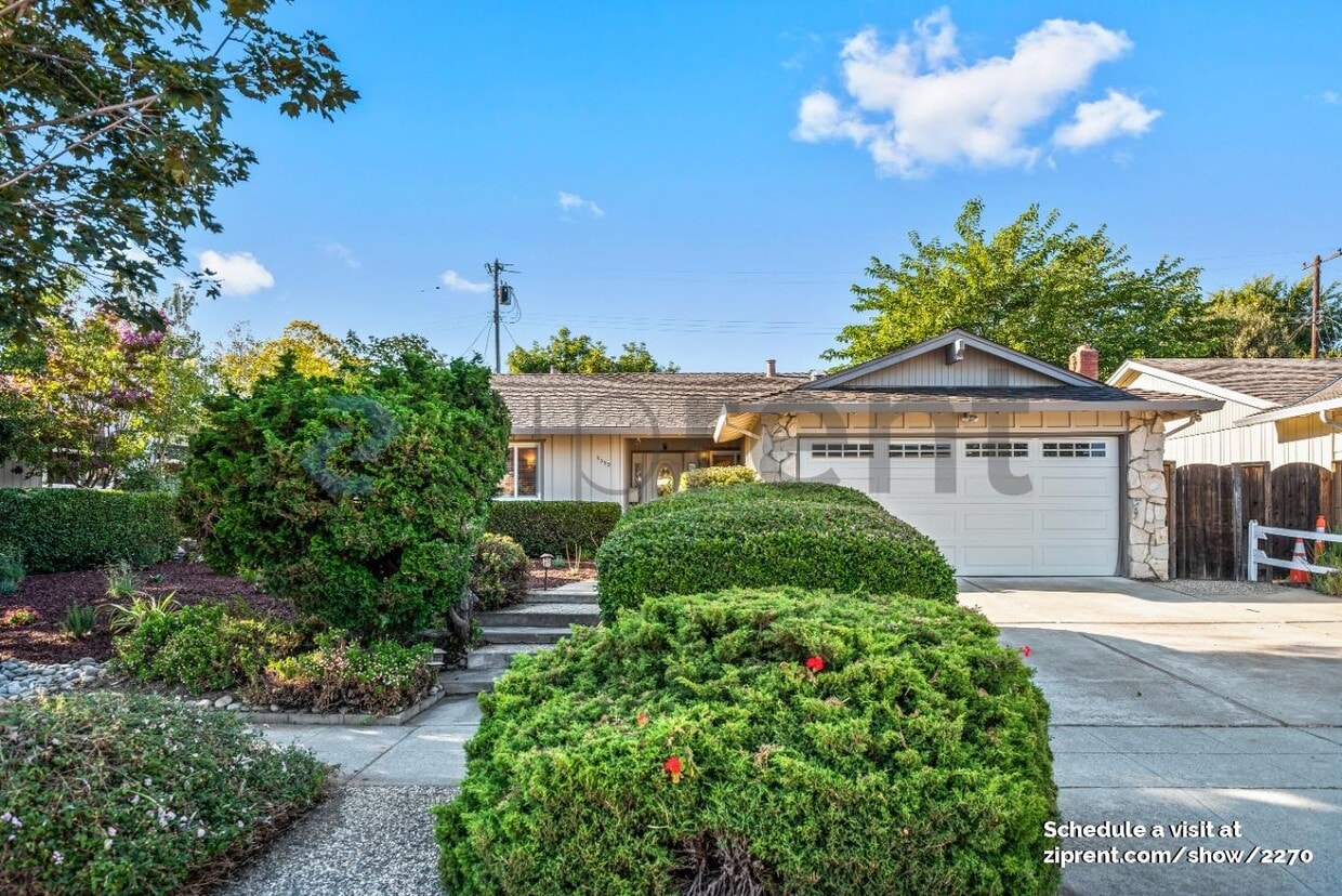 Primary Photo - 3353 Valley Square Ln