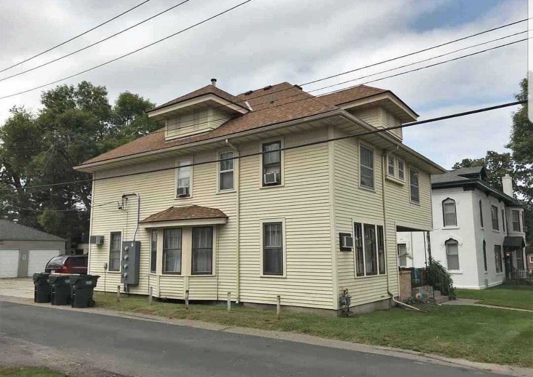 Primary Photo - 315 E Walnut St