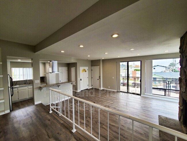 Foto del edificio - 138 Juniper Ave