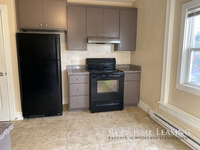 Building Photo - 1BA LOCATED IN ST PAUL AVAILABLE NOW