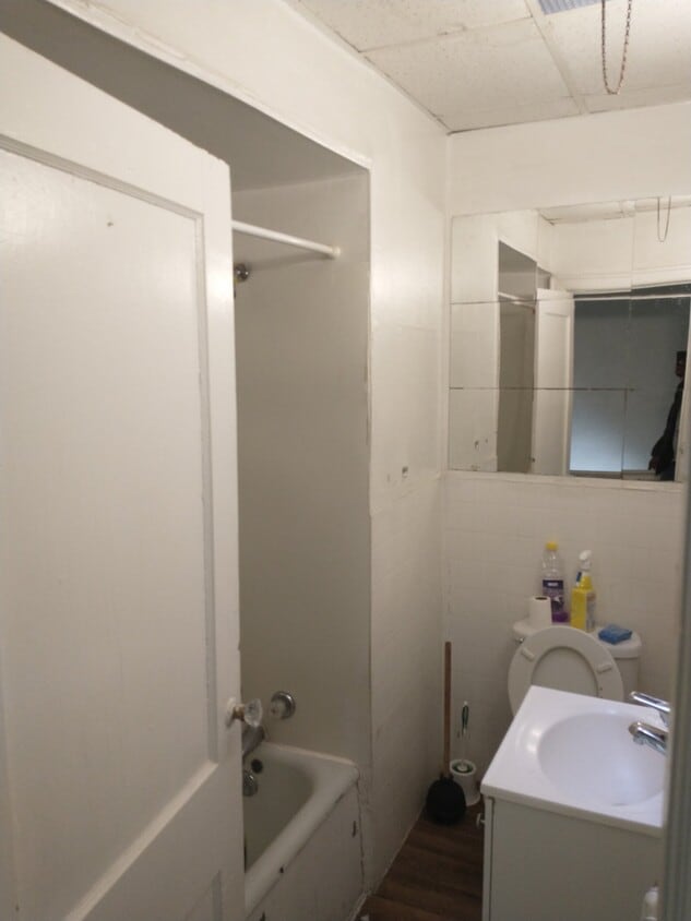 Building Photo - 215 Rubicam St