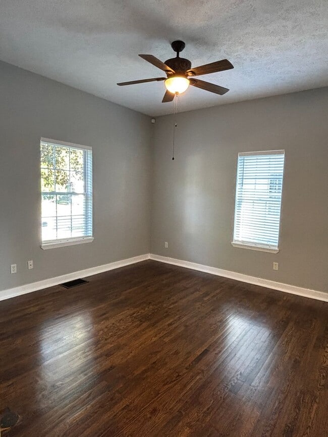 Foto del edificio - Gorgeous 3 Bed 2 Bath Home Available NOW!!!
