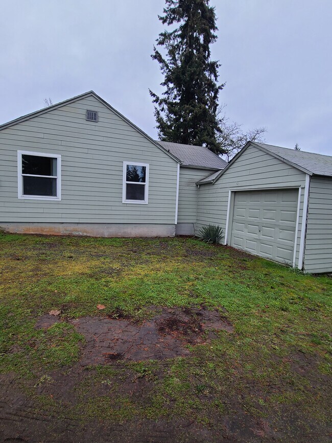 Side View - Attached Garage - 1125 Clearview Ave NE