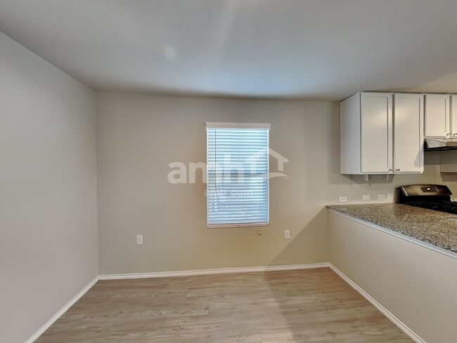 Foto del edificio - 7330 Rosada Way