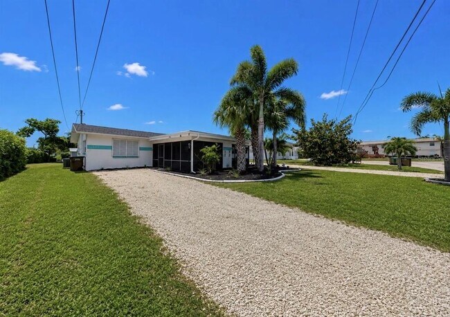 Building Photo - 4931 Victoria Dr