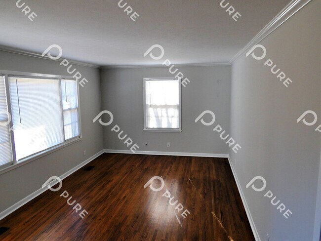 Foto del edificio - 1003 Heard Ct SE