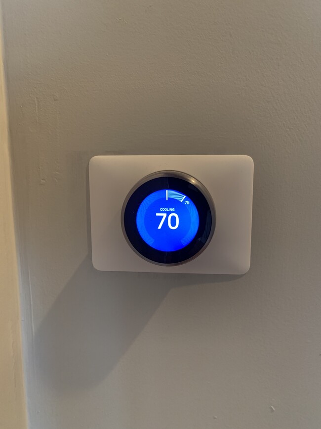 Building Photo - 141 N Water St