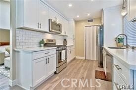 Foto del edificio - 653 Clover Ct