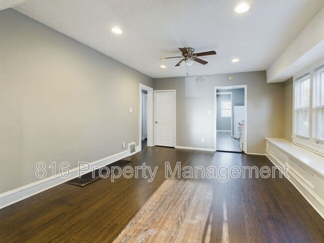 Foto del edificio - 5912 Paseo Blvd