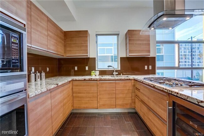 Building Photo - 3 br, 3 bath Condo - 3119 Via Dolce Apt 304