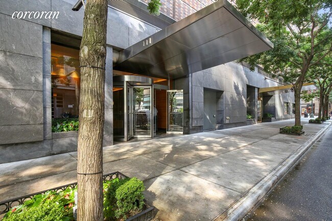 Foto del edificio - 111 W 67th St