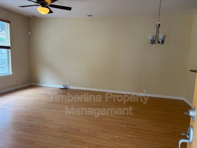 Foto del edificio - 4096 Diamond Ridge View