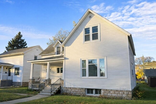 Building Photo - 1604 Mary St