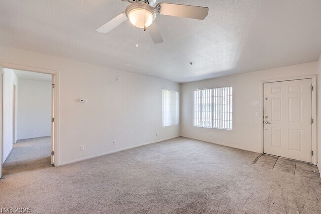 Building Photo - 2111 Sealion Dr