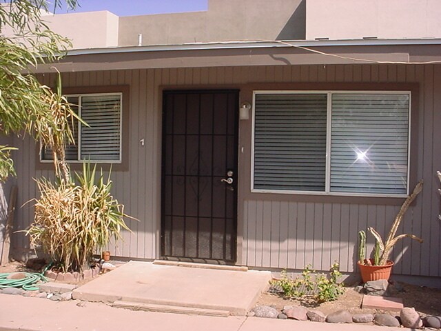 Building Photo - 3040 N 70th St