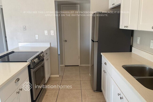 Foto del edificio - 6827 W Lewis Ave