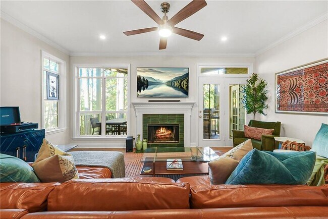 Building Photo - 815 McGill Park Ave NE