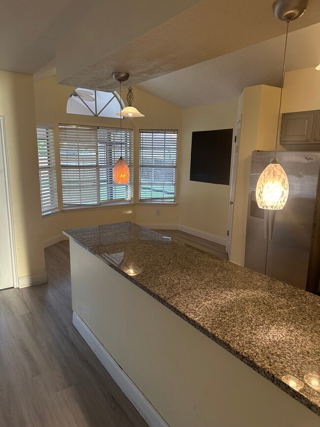 Kitchen - 2617 Coventry Ln