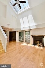 Building Photo - 3377 Lakeside View Dr