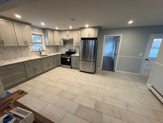 Foto del edificio - 16 Arrowhead Dr