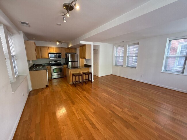 Foto del edificio - 5350 Pershing Ave