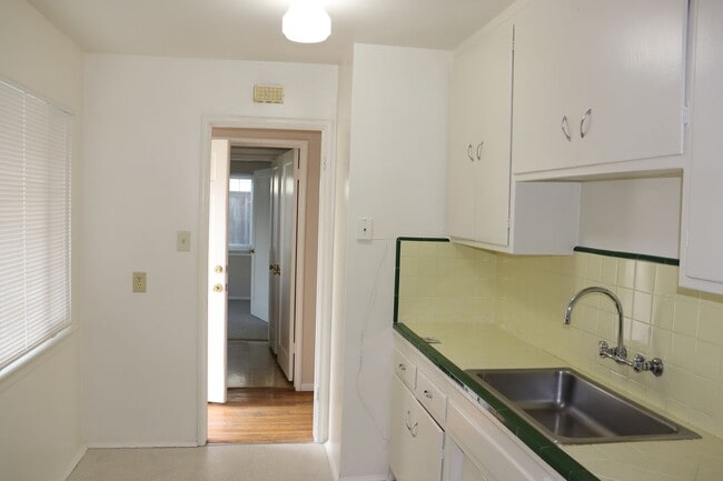 Building Photo - 3 Bedroom/ 2 Bath Original Rancher in Santa Clara