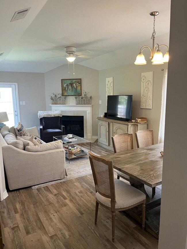 Building Photo - 412 Belle Chase Ct S