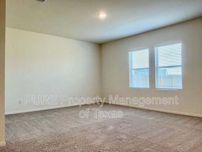 Foto del edificio - 203 Stonebrook Dr