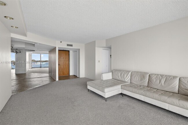 Foto del edificio - 19707 Turnberry Way